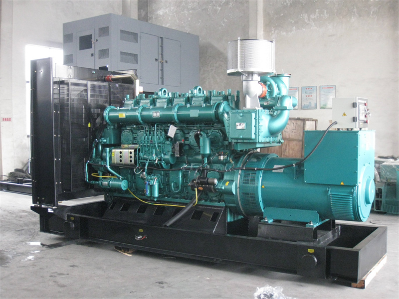 宁蒗200KW 柴油发电机的油耗是多少？